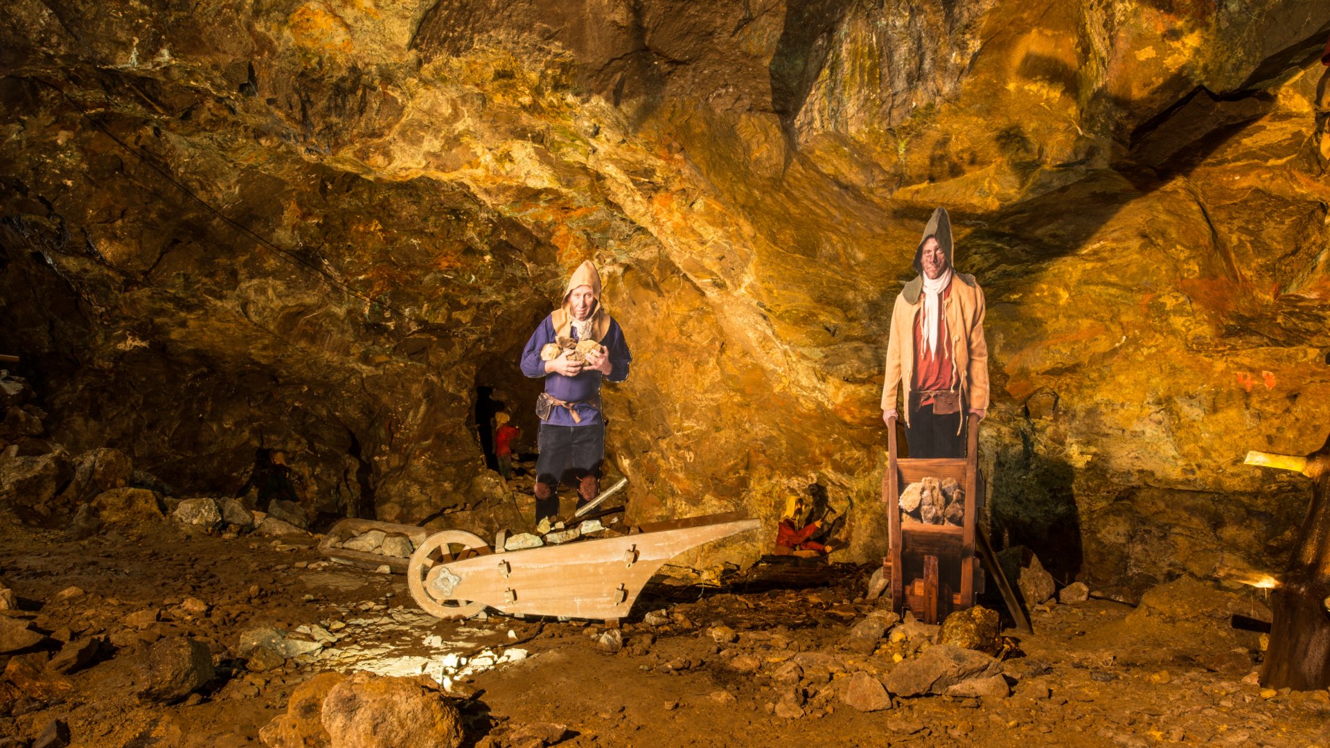Blick in einen historischen Stollen
